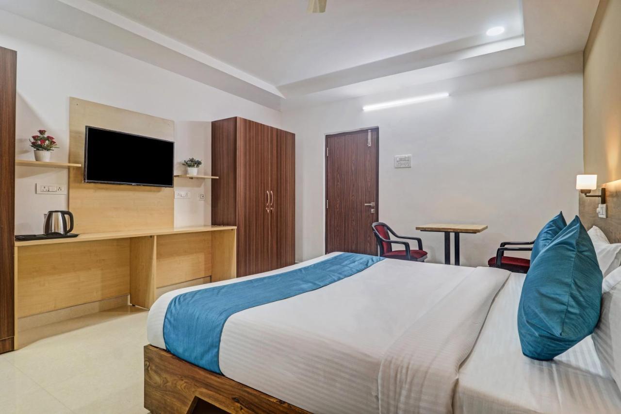 The Balcony Hotel Hyderabad Exterior photo