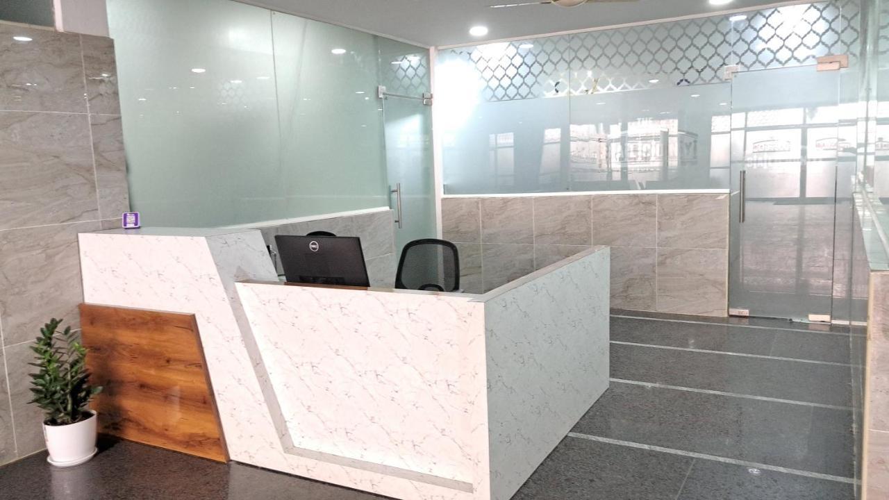 The Balcony Hotel Hyderabad Exterior photo